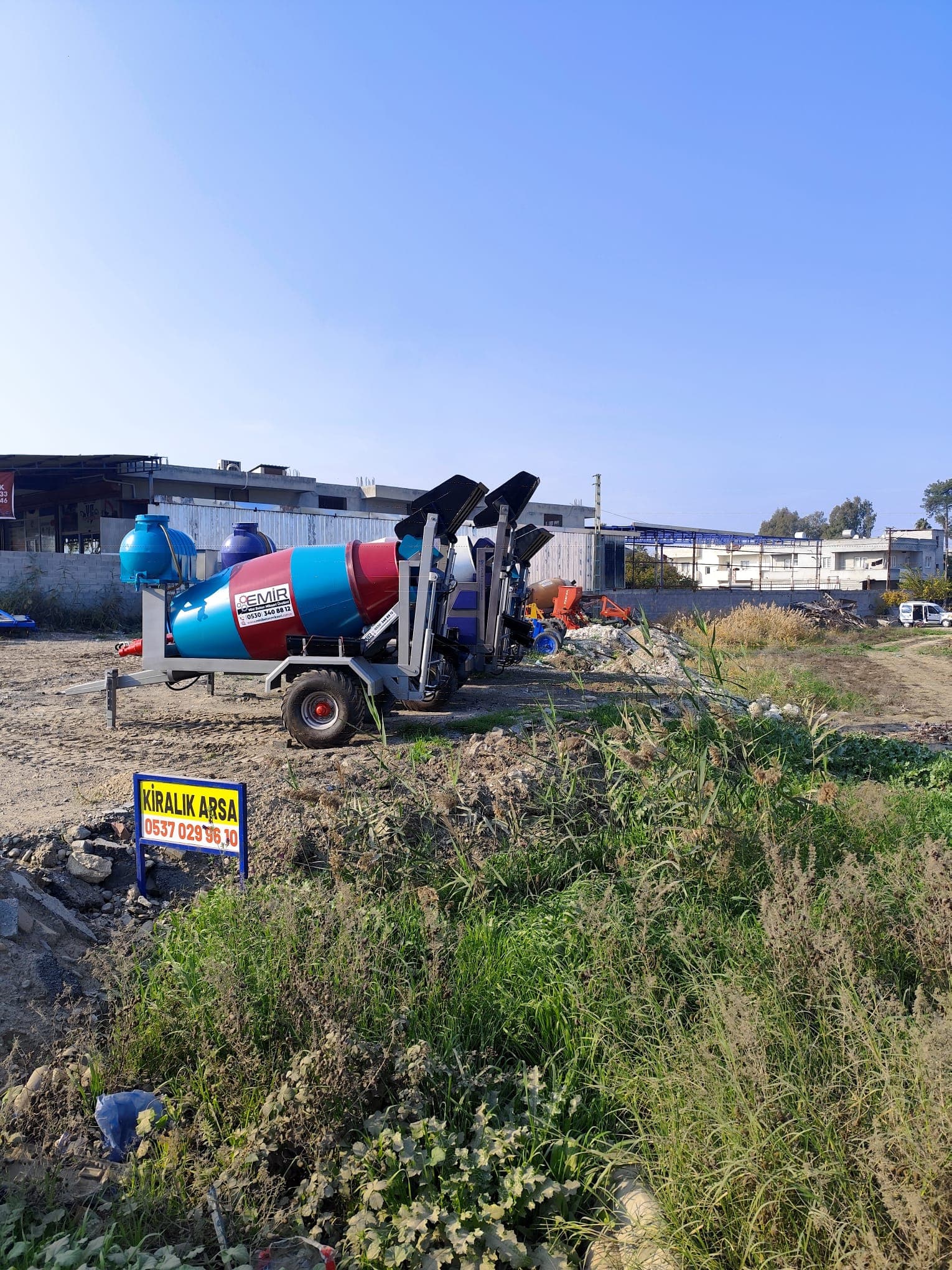 Mini beton mikseri inşaat alanında