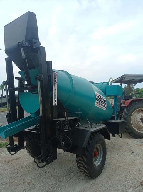 Traktör arkası beton mikseri detay